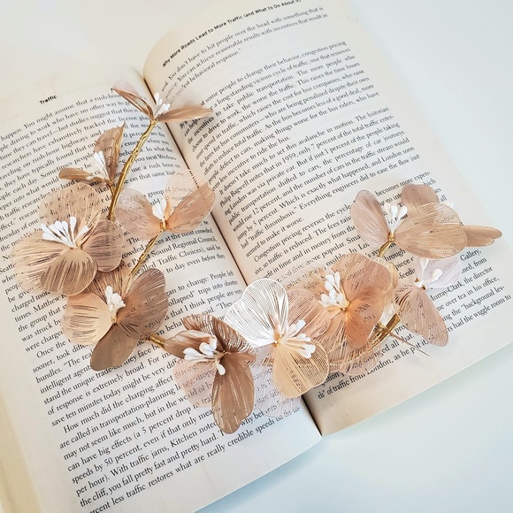 Gold pedal flower Bridal large headpiece hairpiece main image 8